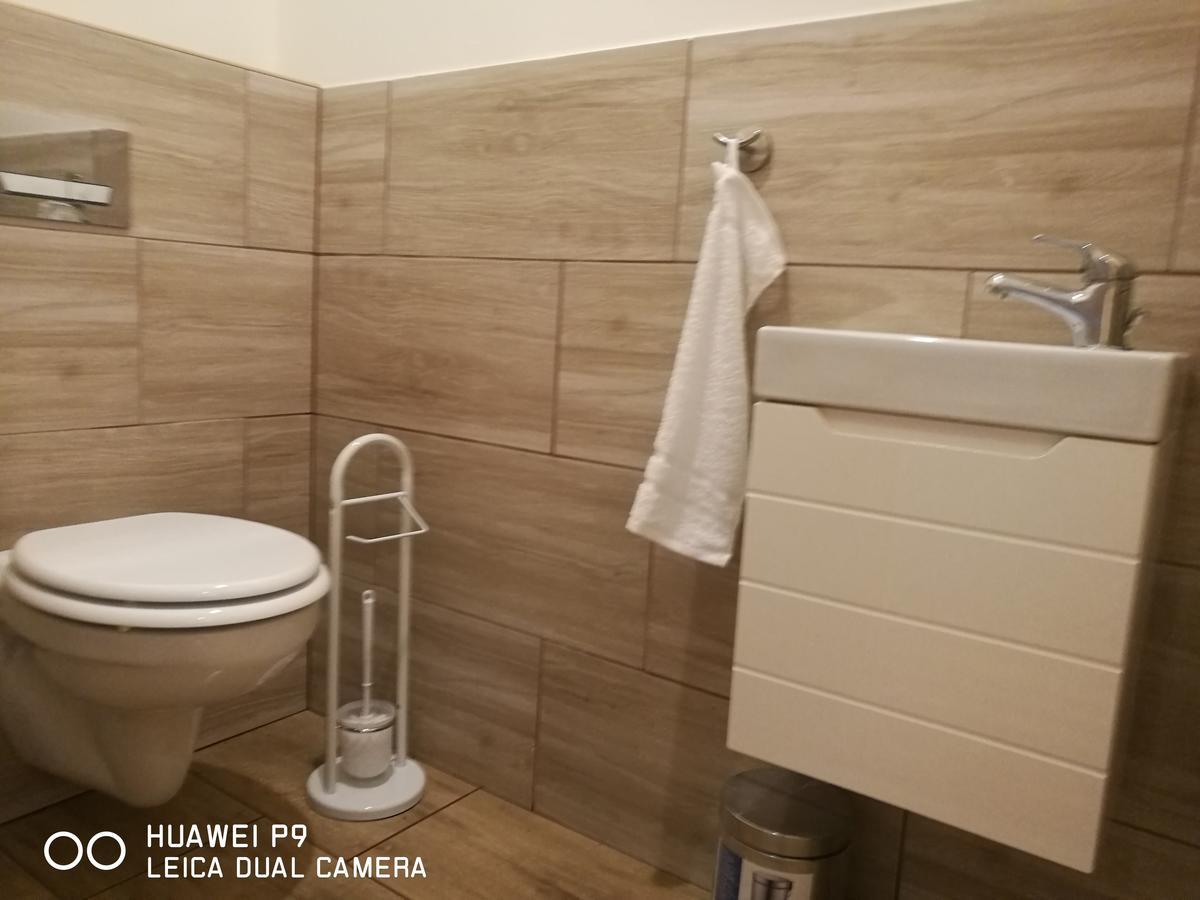 Room4U Apartment Balatonszárszó エクステリア 写真
