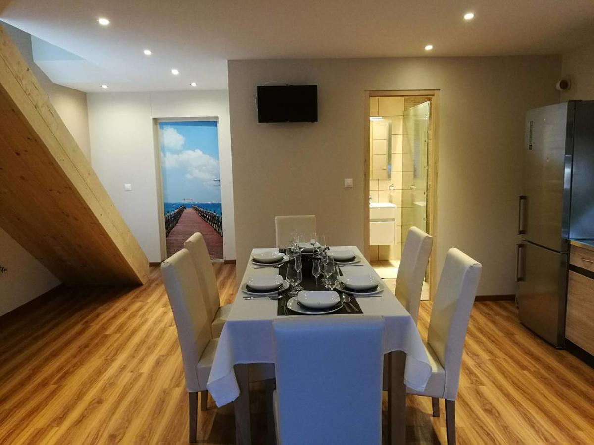 Room4U Apartment Balatonszárszó エクステリア 写真