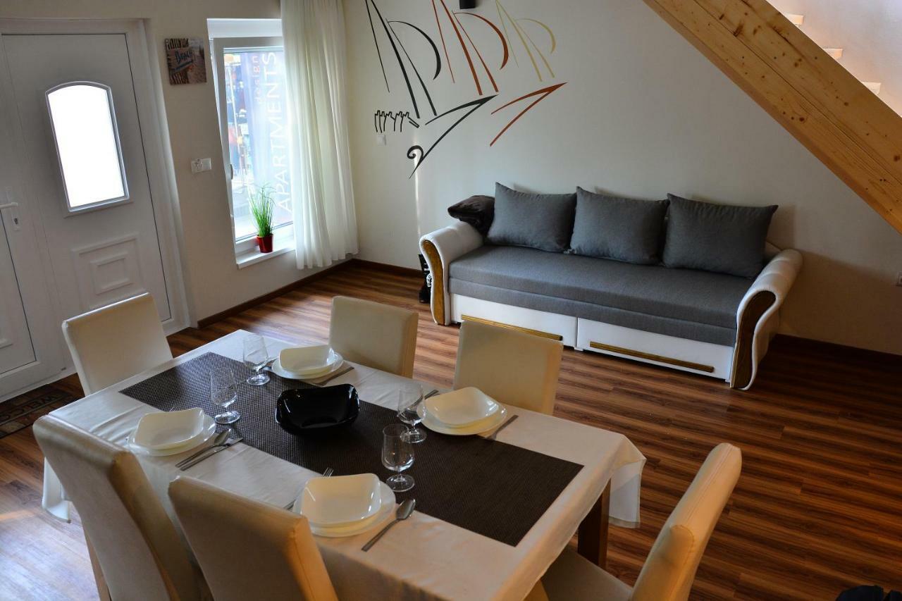 Room4U Apartment Balatonszárszó エクステリア 写真