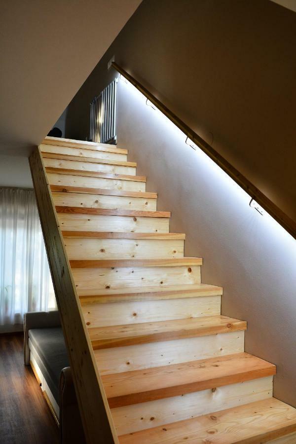 Room4U Apartment Balatonszárszó エクステリア 写真