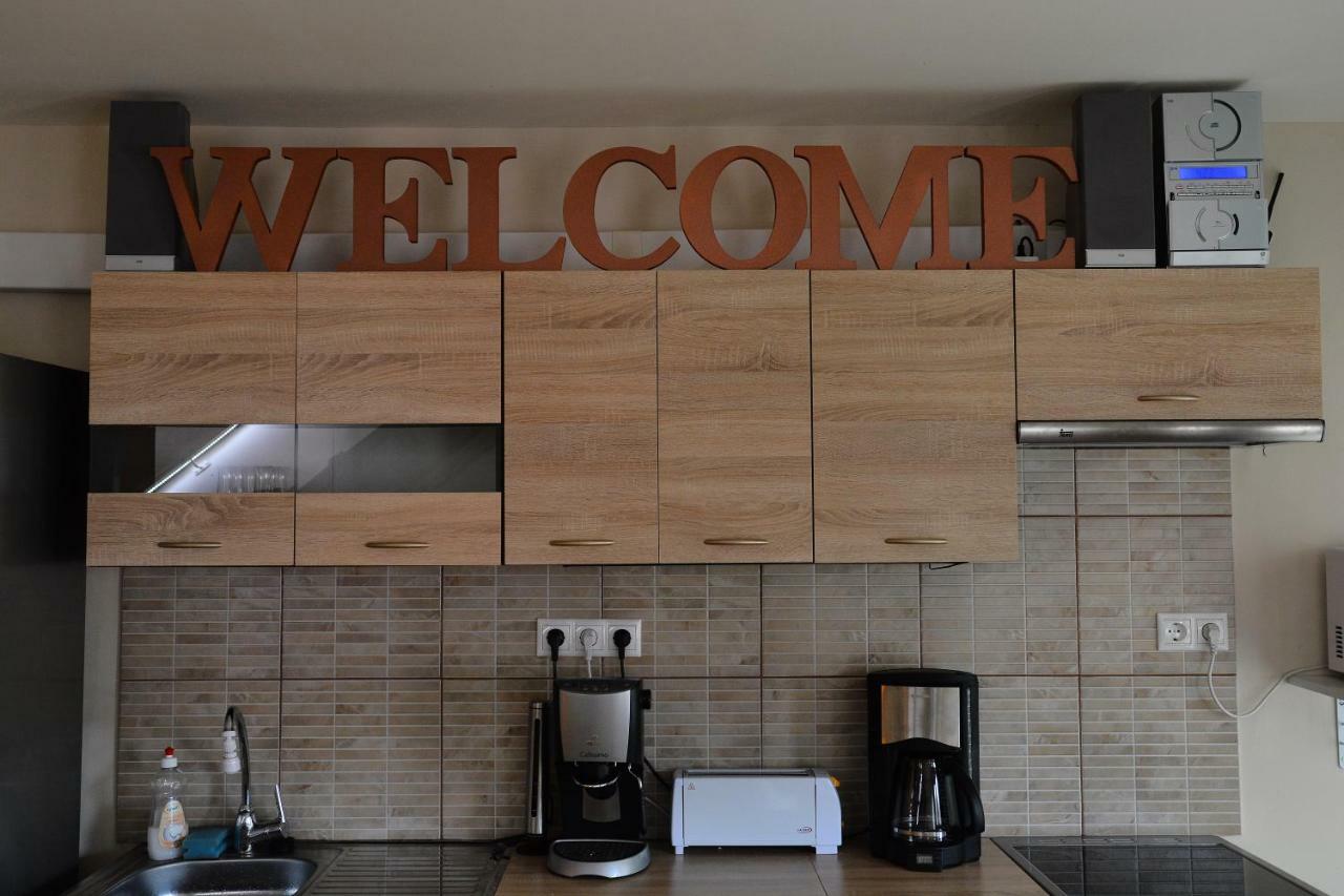 Room4U Apartment Balatonszárszó エクステリア 写真