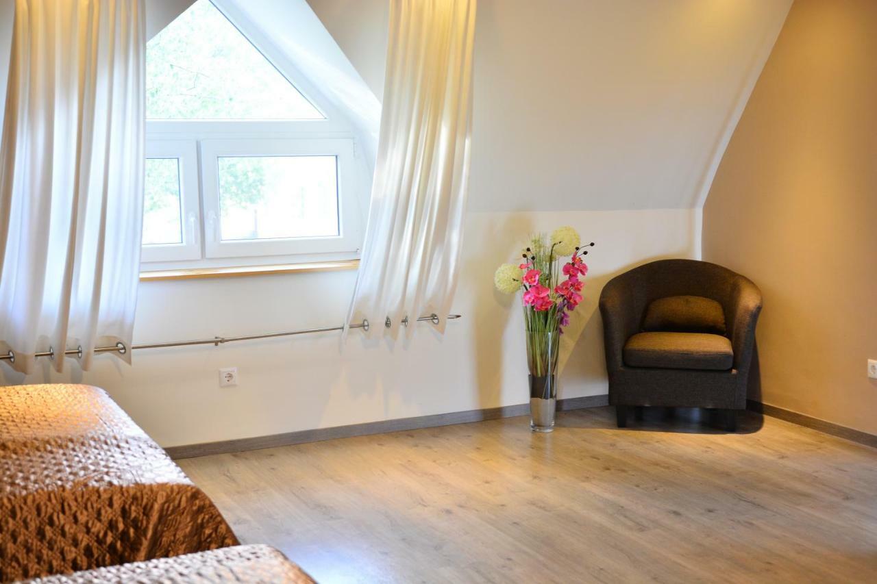 Room4U Apartment Balatonszárszó エクステリア 写真